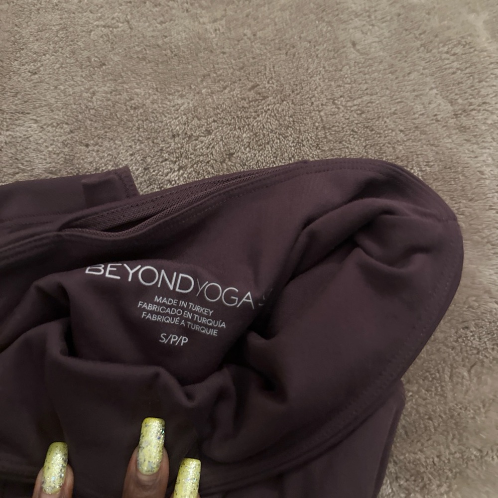 Beyond yoga maroon plum workout yoga set - Picture 3 of 8